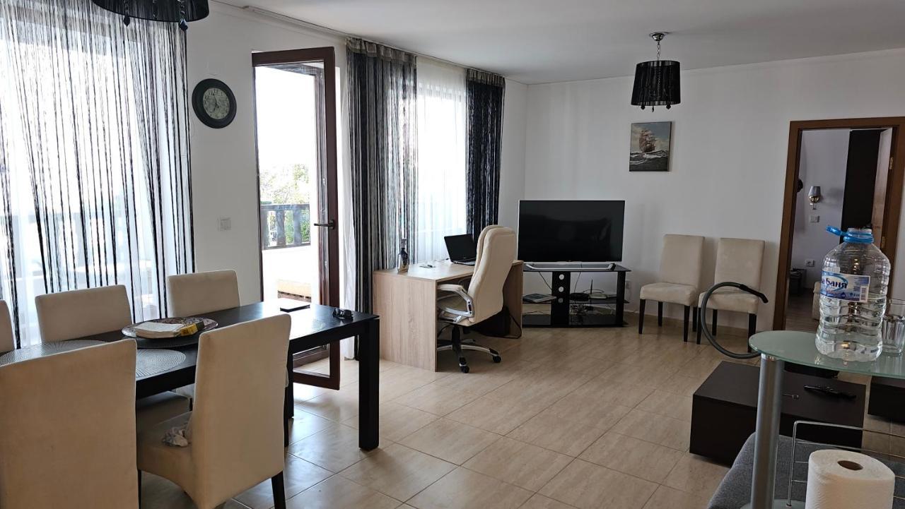 Complex Top Apartment Sveti Vlas Bagian luar foto