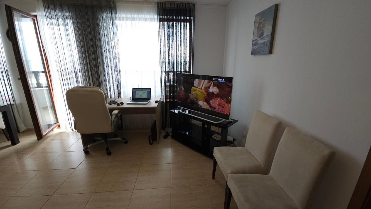 Complex Top Apartment Sveti Vlas Bagian luar foto