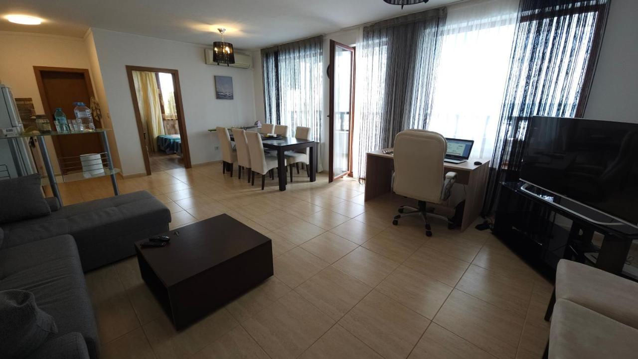 Complex Top Apartment Sveti Vlas Bagian luar foto