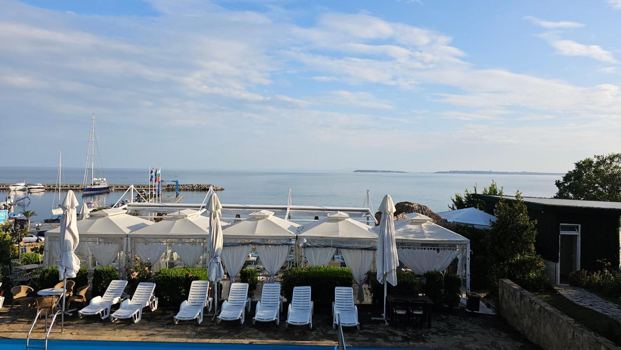 Complex Top Apartment Sveti Vlas Bagian luar foto