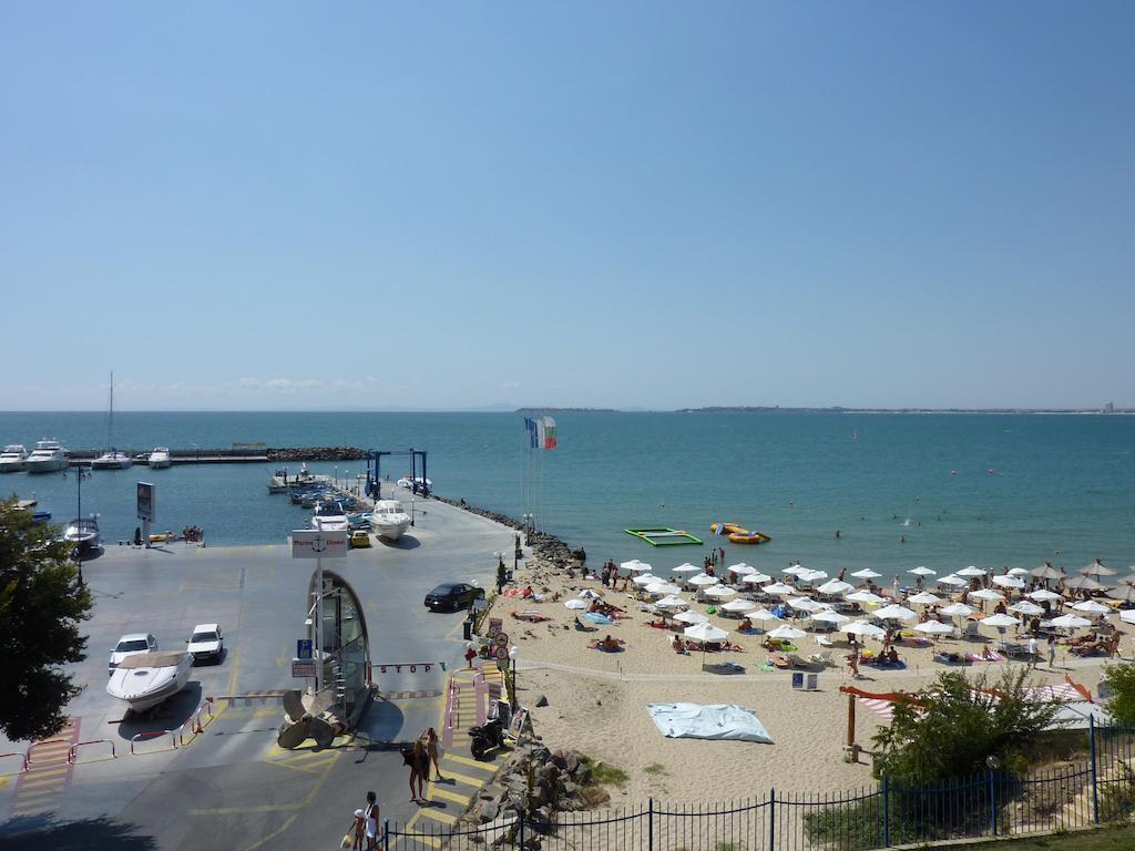 Complex Top Apartment Sveti Vlas Bagian luar foto